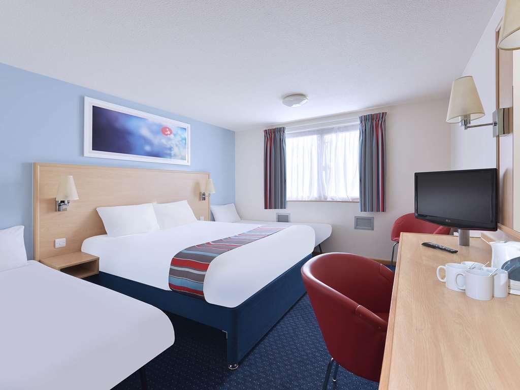 Travelodge Buckingham Servicios foto